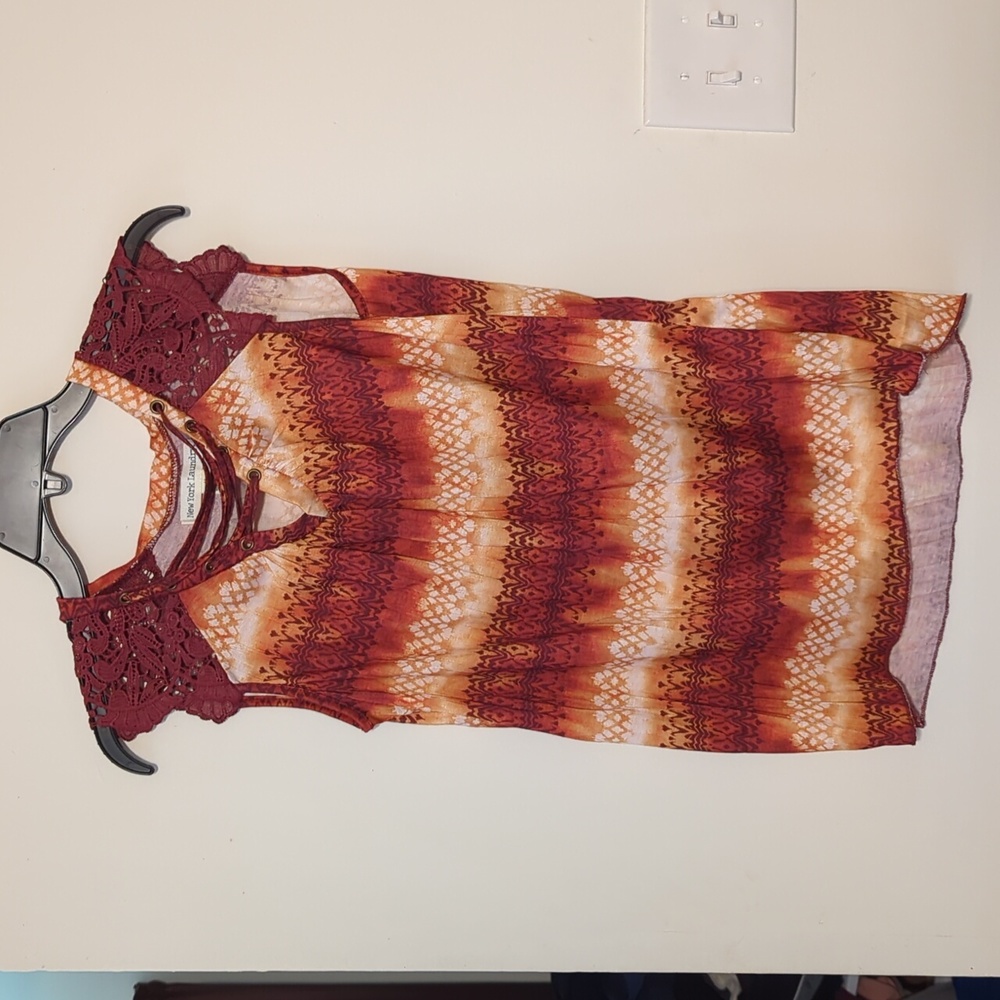New York laundry woman's sleeveless Red And Orange shirt size medium